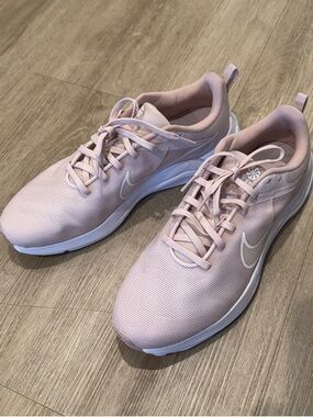 Nike Women’s Pale Pink Lightweight Running Sneakers